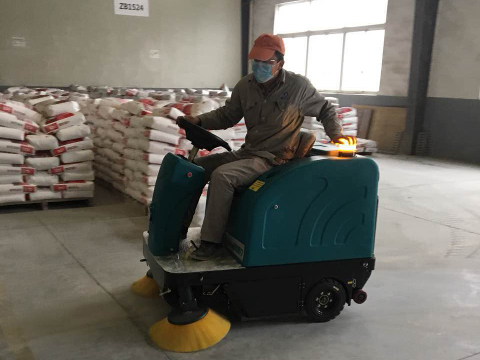 重庆小型驾驶草莓视频免费下载观看